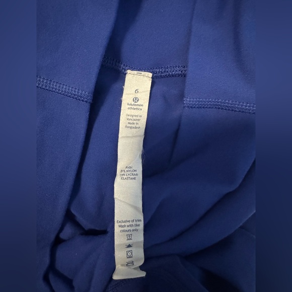 Lululemon Wunder Under Pant Full-On Luon 28"
Harbor Blue Size 6 - Picture 7 of 10